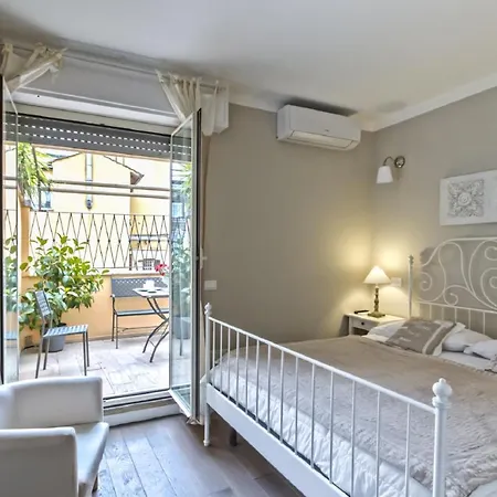 Roof Terrace Coppelle Pantheon Apartment *